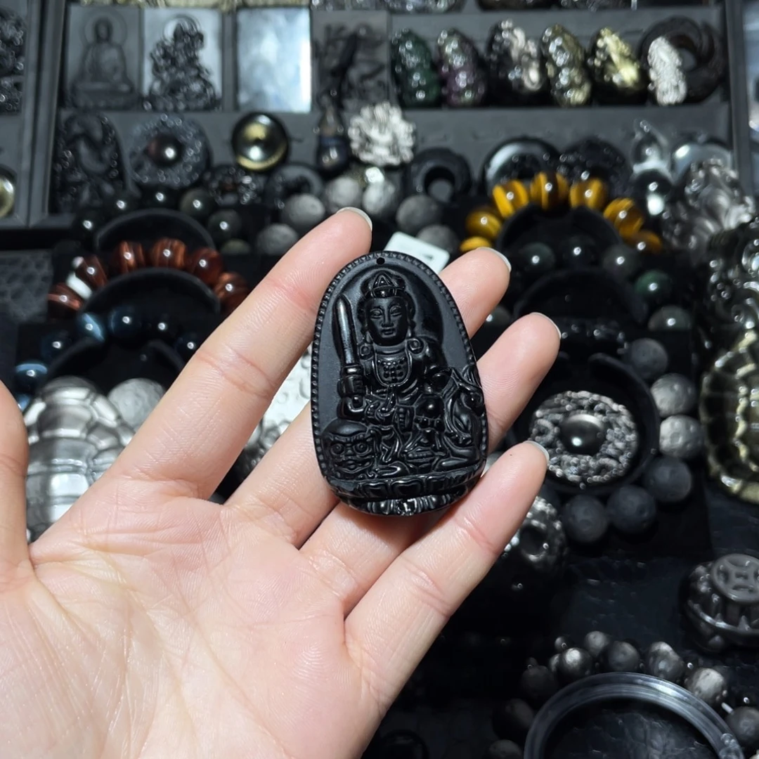 李***歆黑曜岩未镶嵌珠宝奇石