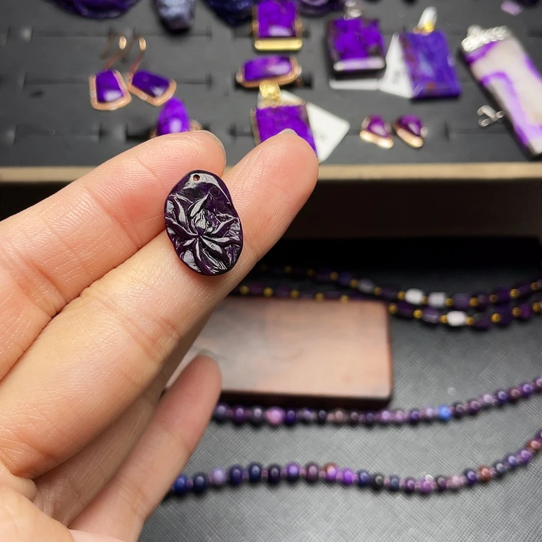 银S925镶嵌苏纪石（舒俱来）吊坠T****9