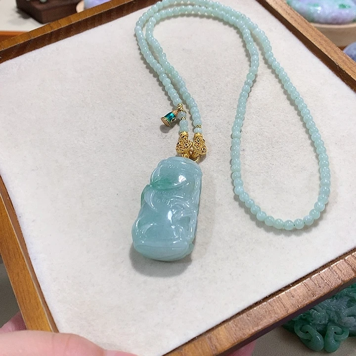 翡翠未镶嵌颈饰翡翠吊坠