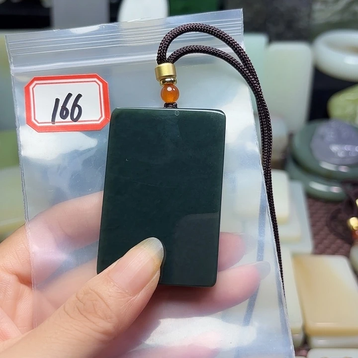 老***k和田玉未镶嵌珠宝半成品