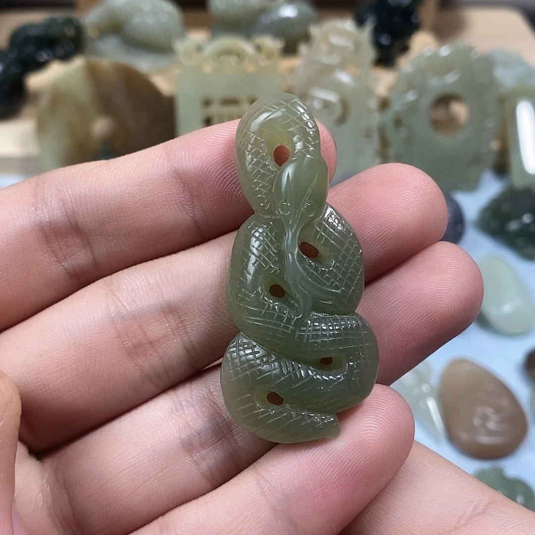 和田玉未镶嵌挂件