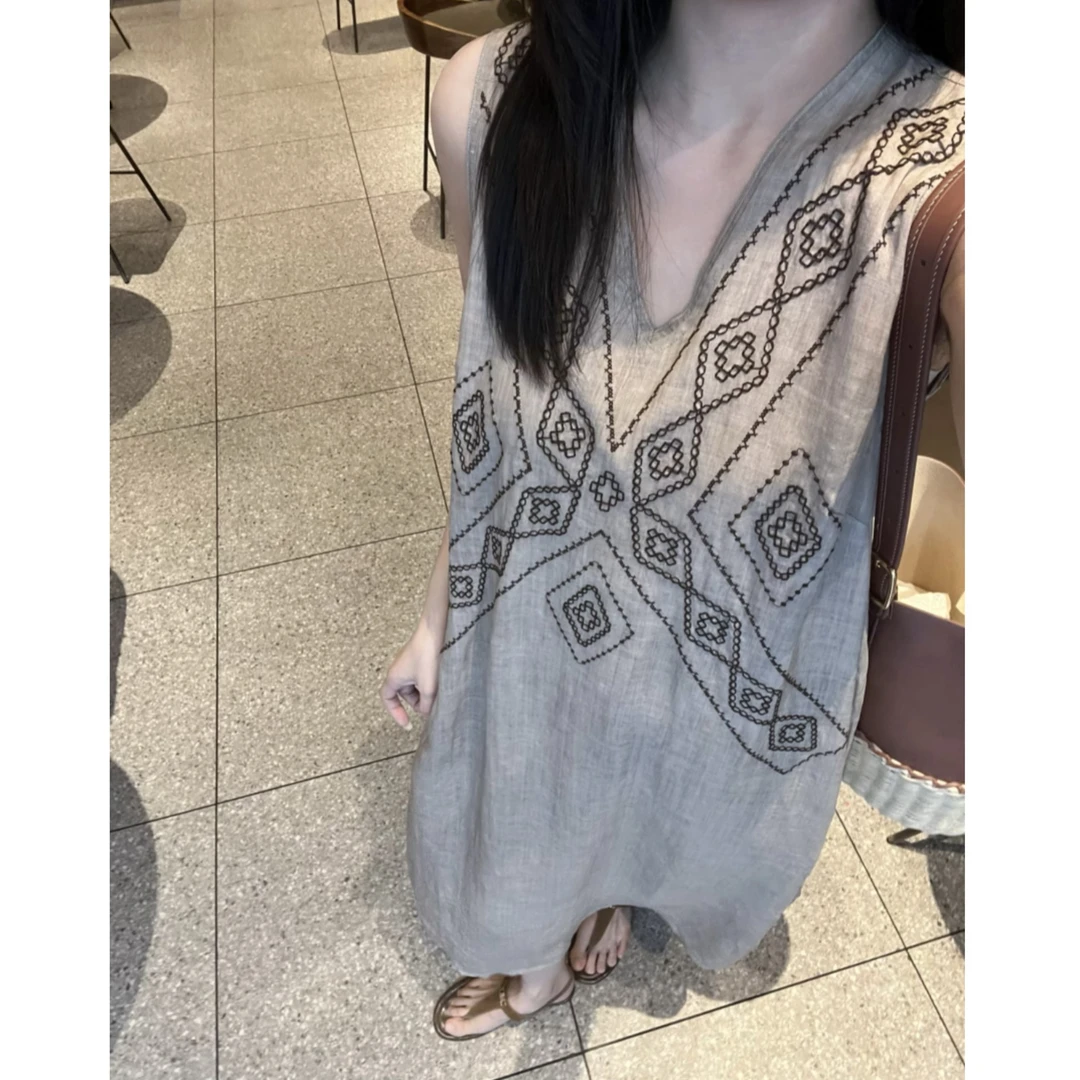 FAR ZOOM 苎麻莱赛尔纤维无袖新款刺绣设计V领宽松显瘦复古连衣裙