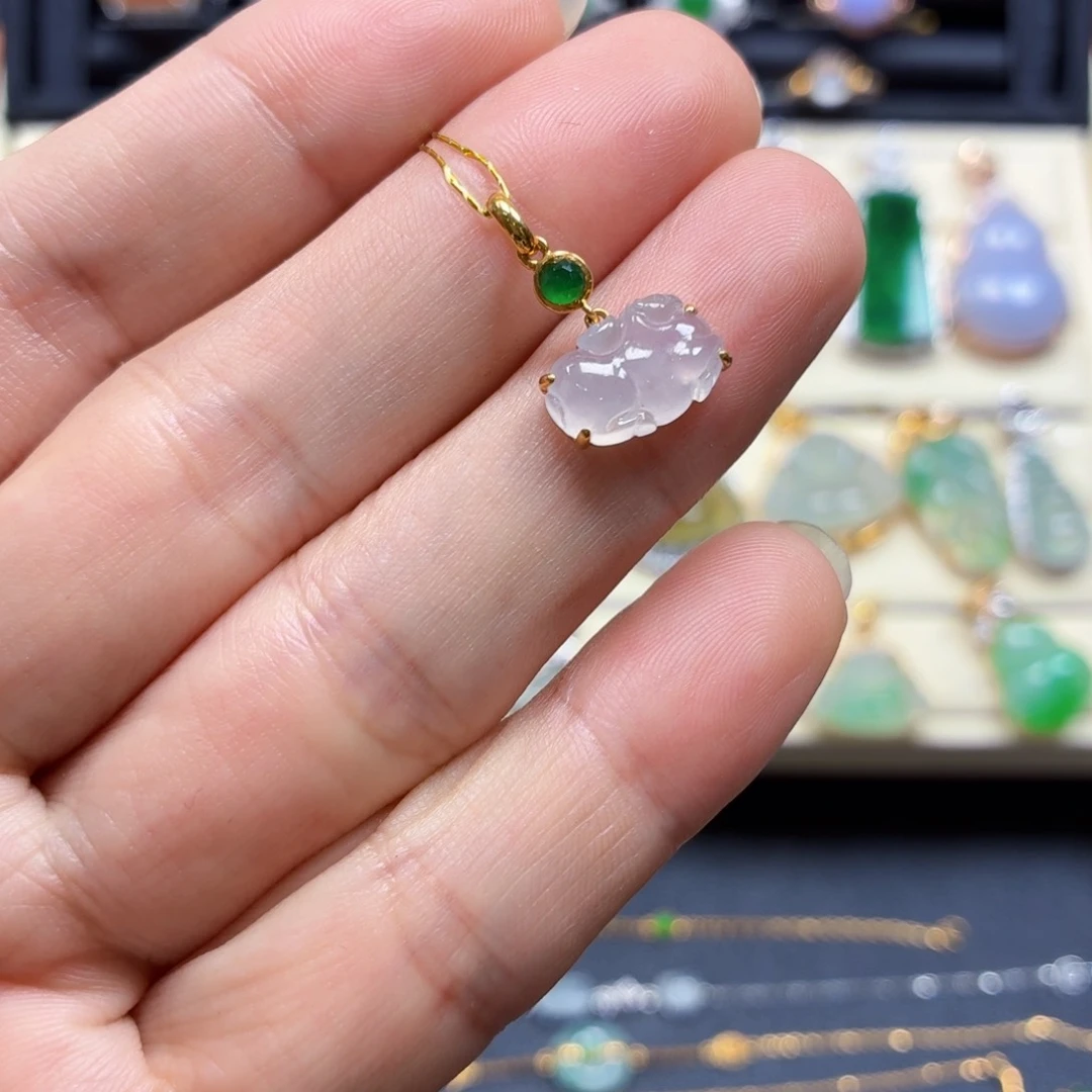 翡翠18K金镶嵌颈饰