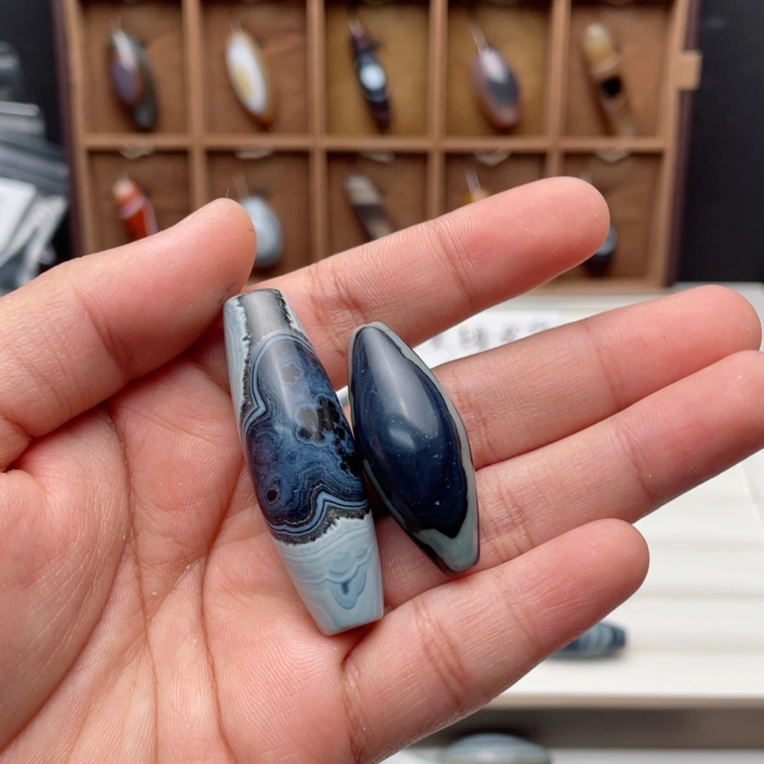 玛瑙/玉髓未镶嵌珠宝半成品呢*