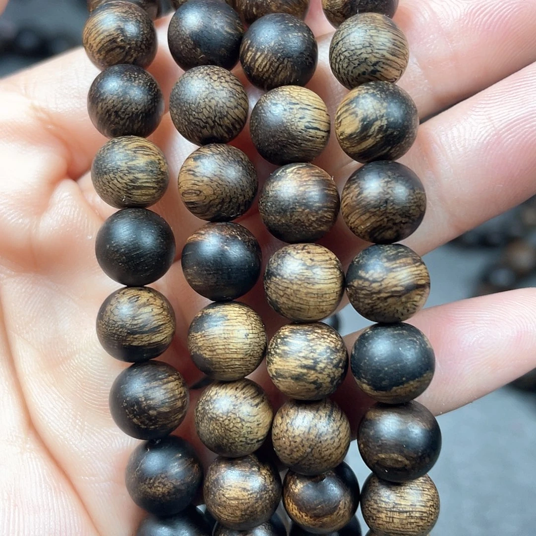 沉香手串白棋瘤疤