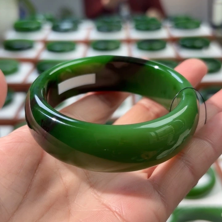 未镶嵌手镯和田玉（碧玉）