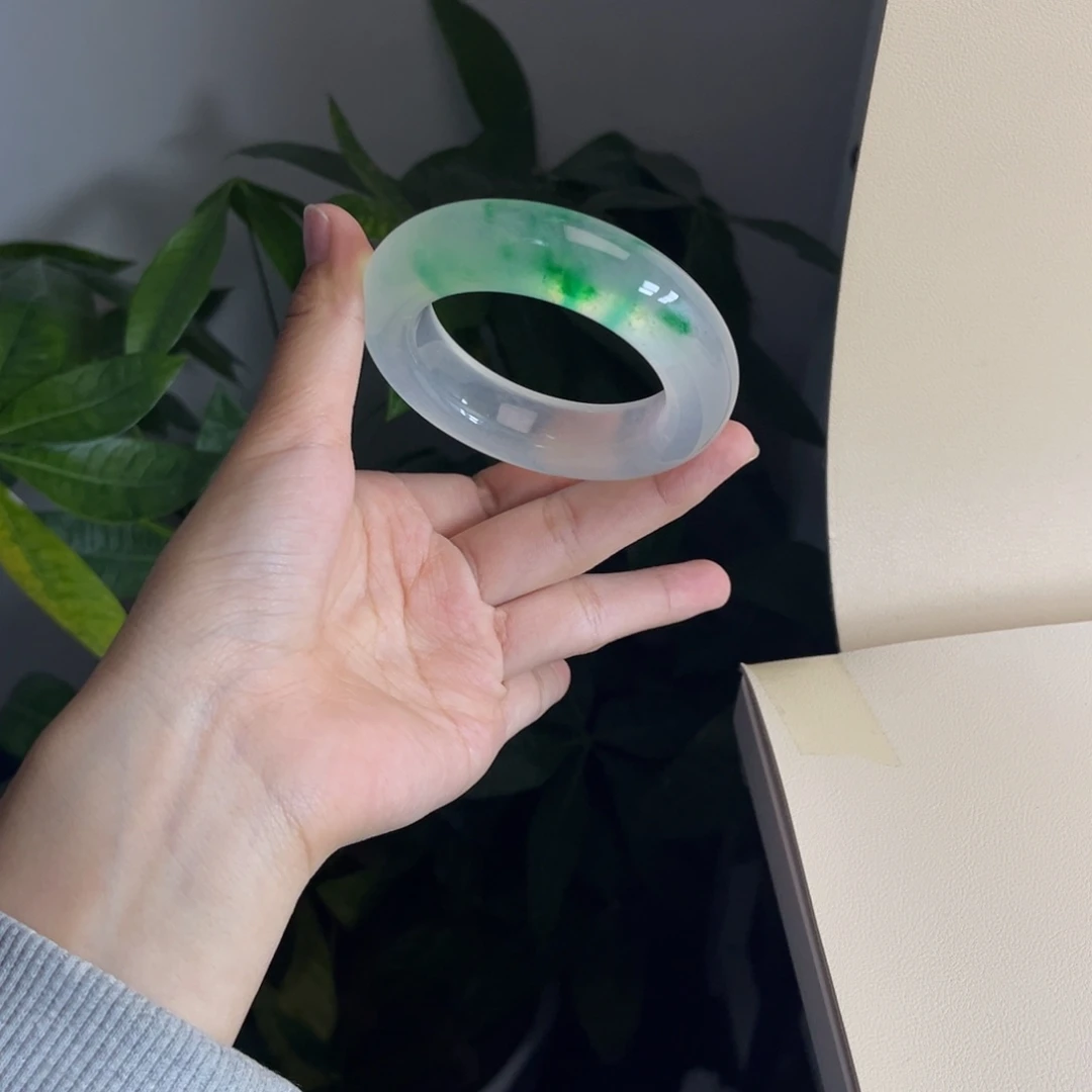 C****玉50圈口。飘花。