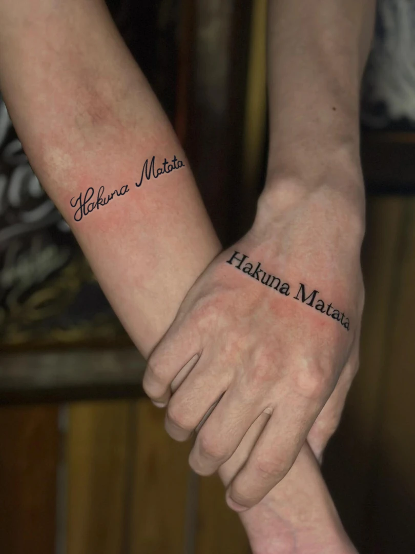 情侣款Hakuna Matata英文草本ins风纹身贴防水持久逼真手臂贴纸