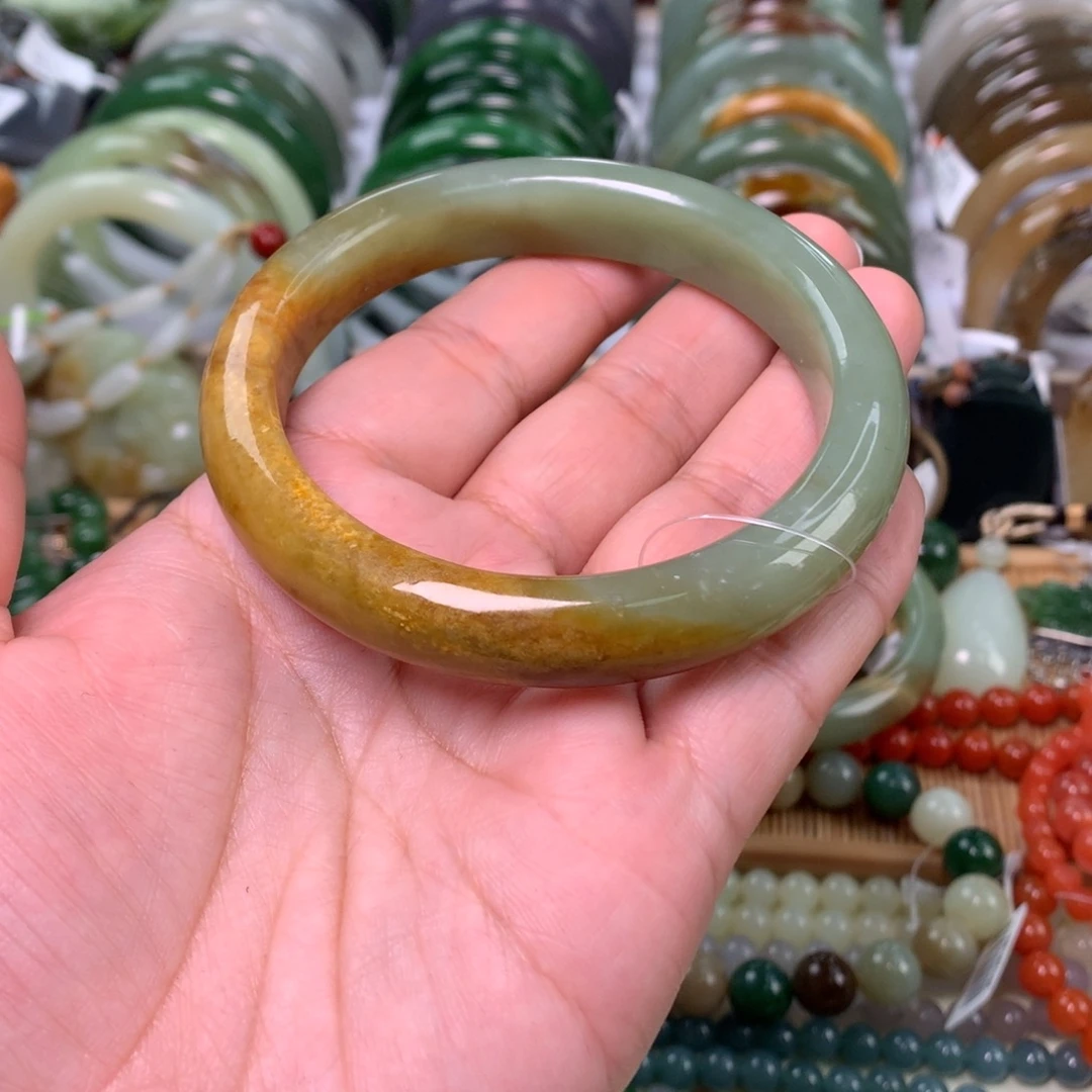 和田玉未镶嵌手镯62口径