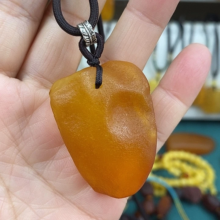 蜜蜡未镶嵌珠宝奇石吊坠