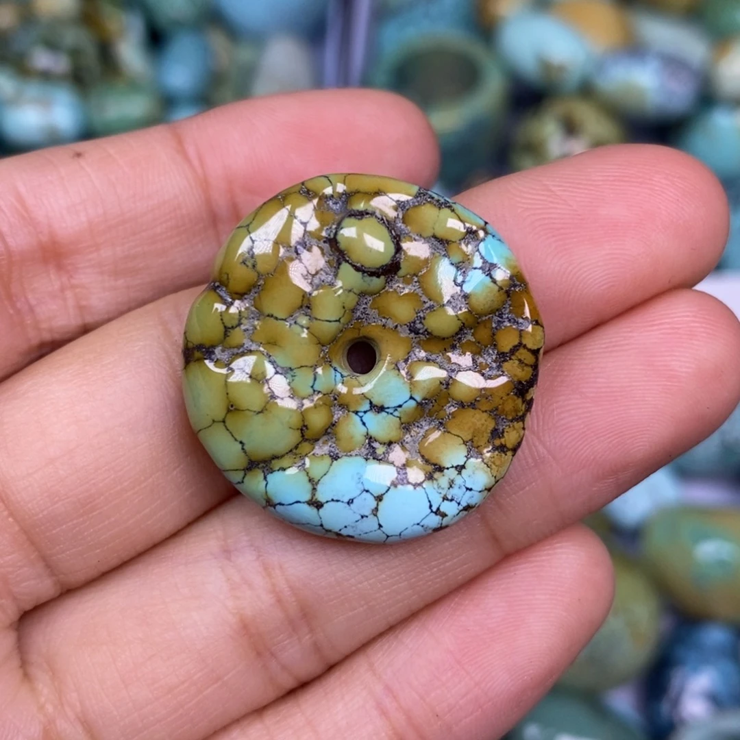 绿松石未镶嵌挂件