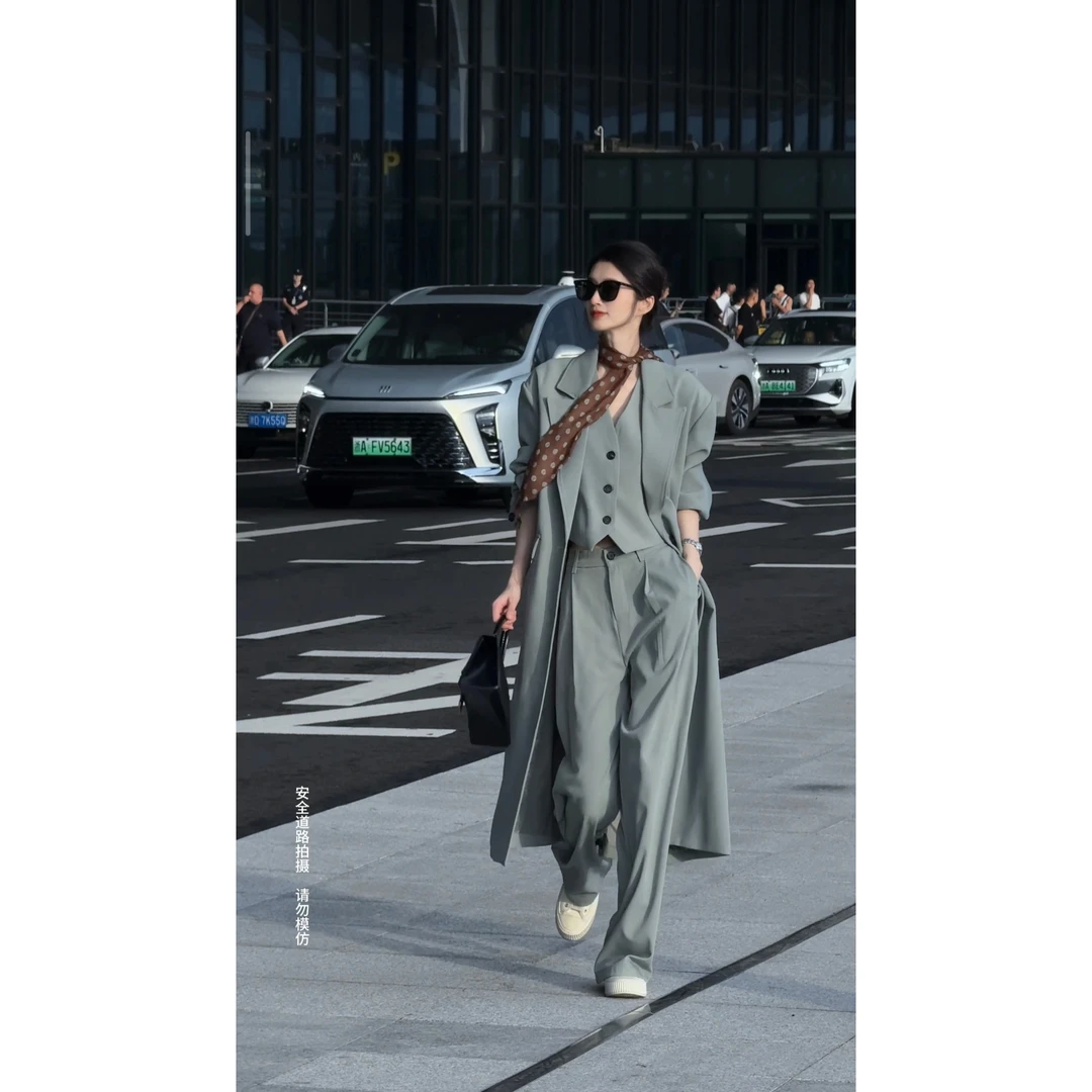 【丢丢】时尚气质轻奢高级感宽松长款西装马甲阔腿裤三件套装XZ1316