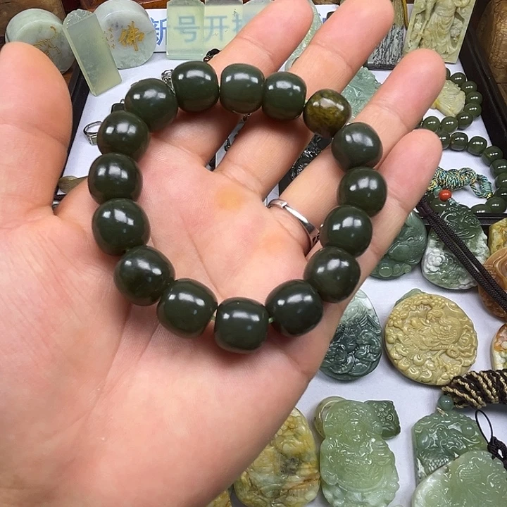 岫玉未镶嵌吊坠(赠链)