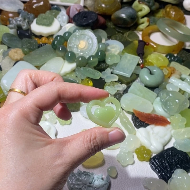 蛇纹石玉合金颈饰