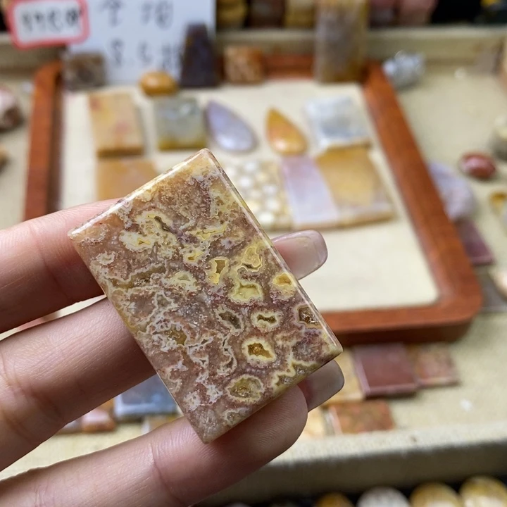 石英岩玉合金颈饰