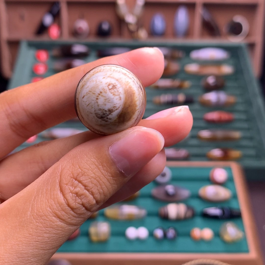 玛瑙/玉髓颈饰未镶嵌阳**照