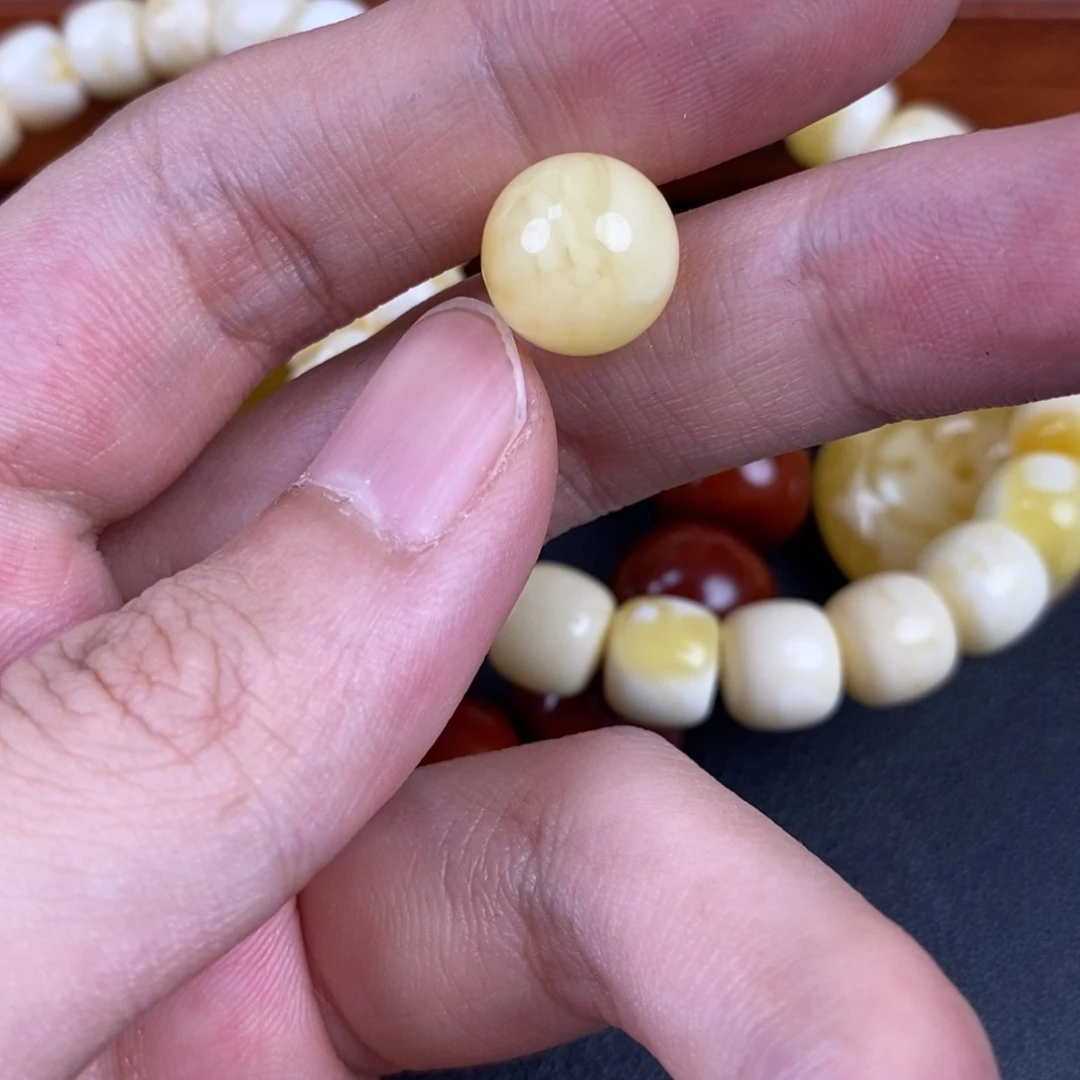 琥珀未镶嵌珠宝奇石24