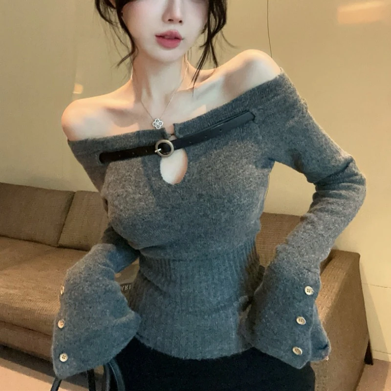 辣妹一字肩灰色毛衣针织衫女春秋设计感内搭打底修身短款露肩上衣