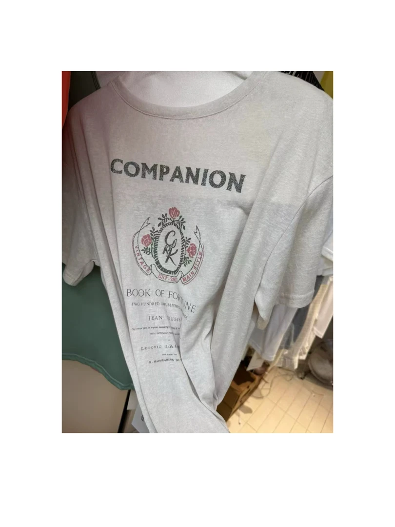 【清仓】50763，花朵字母韩系T恤