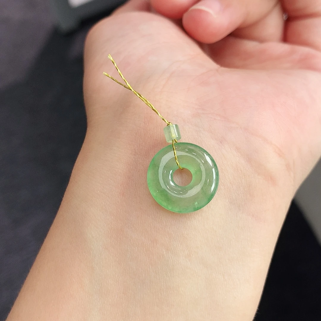 翡翠未镶嵌戒指甜甜圈
