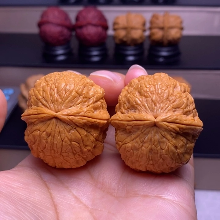 文玩核桃把件金丝绣球27