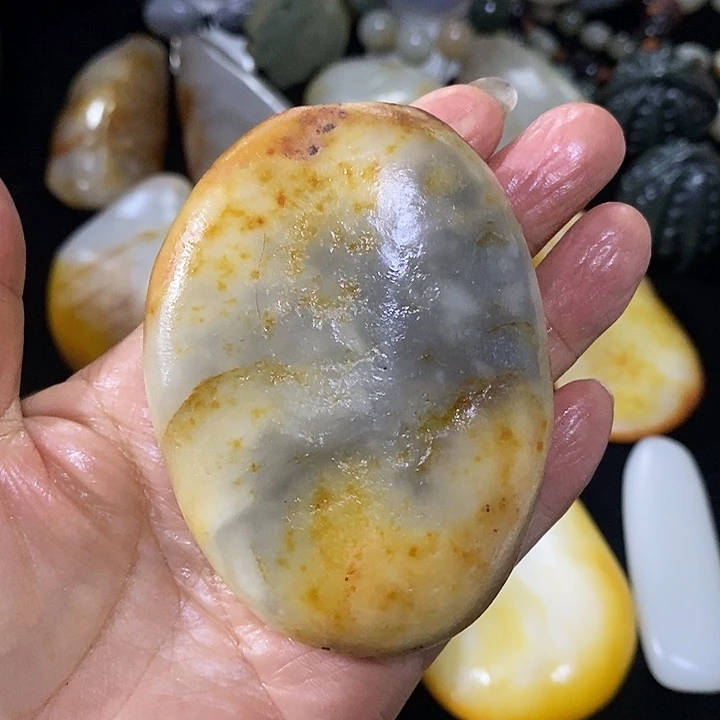 未镶嵌和田玉（糖玉）挂件