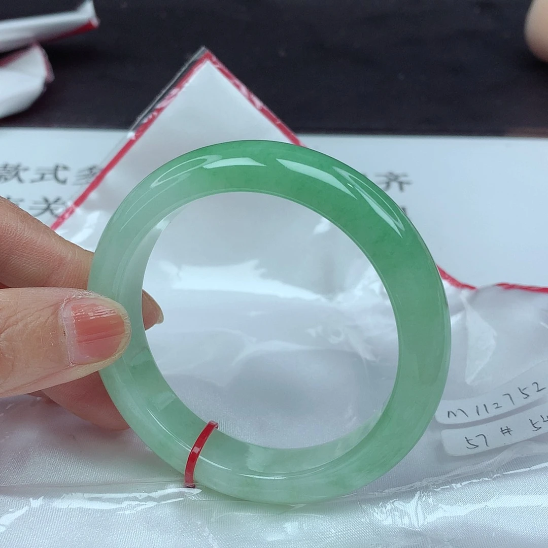 翡翠手镯未镶嵌57圈2752