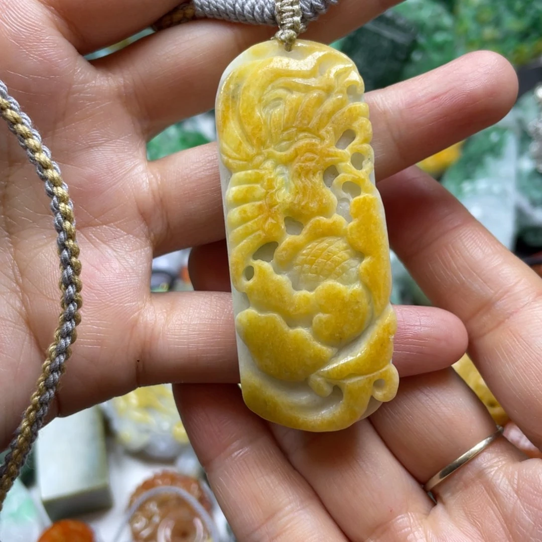 翡翠颈饰未镶嵌牌子