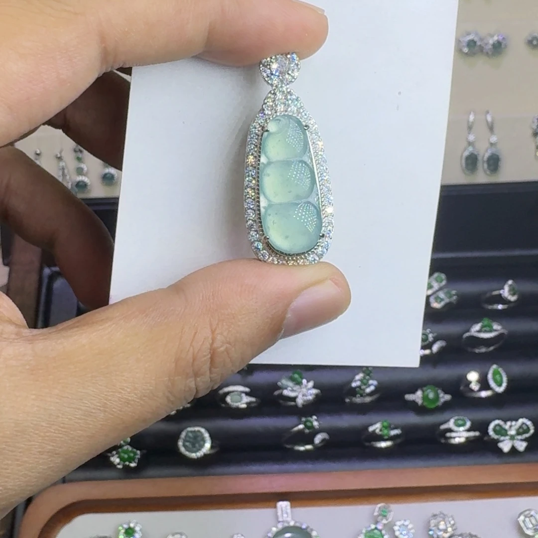 翡翠未镶嵌颈饰852