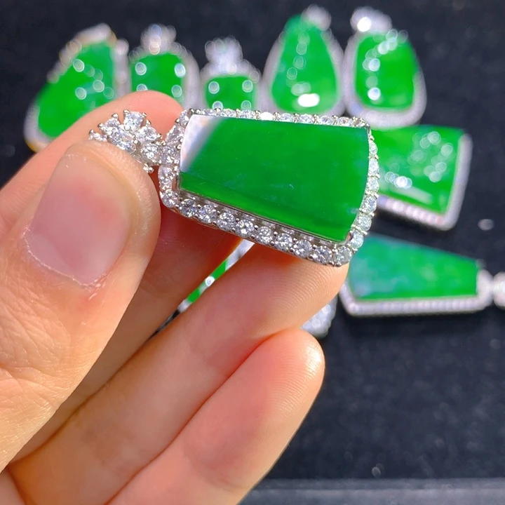 翡翠颈饰银S925镶嵌一个