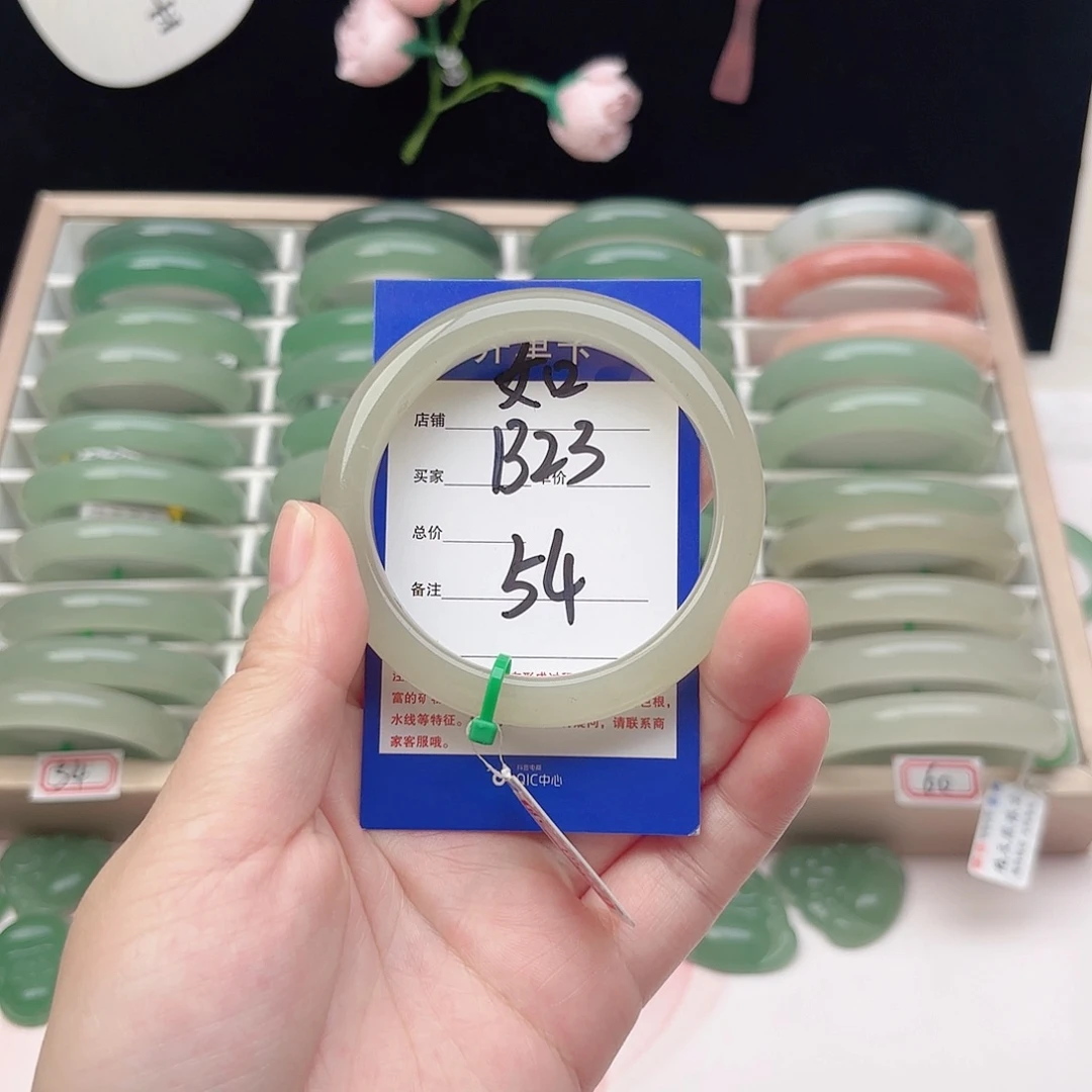 石英质玉未镶嵌手镯