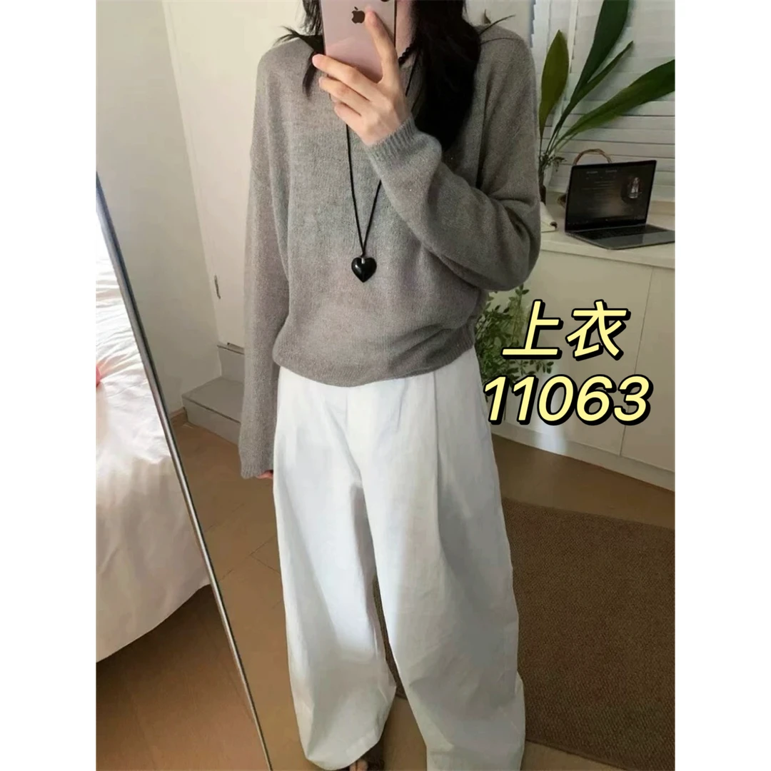 11063（部分无水洗唛，介意慎拍） SANFAN 新款一字领珠片针织衫