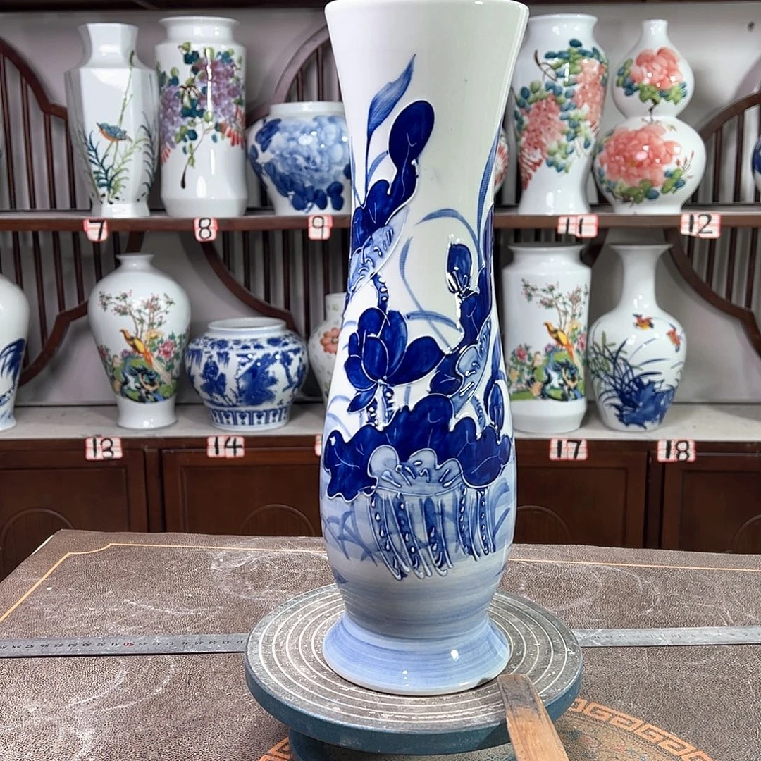 摆件景德镇陶瓷蛮鱼