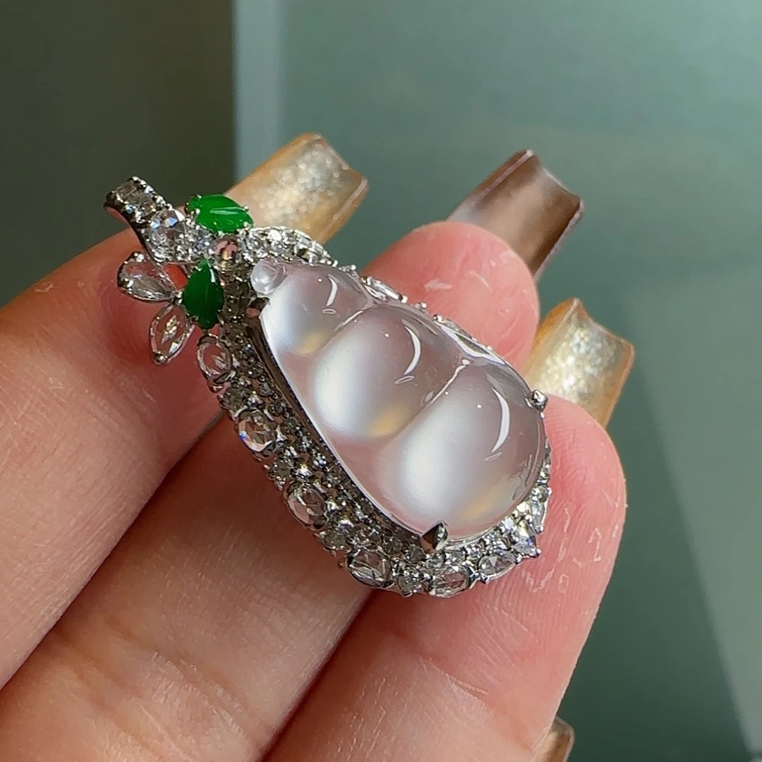 颈饰18K金镶嵌翡翠天然翡翠