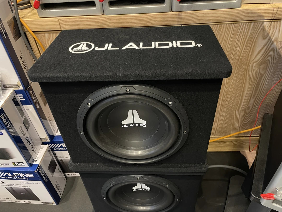 捷力10W0低音炮 带箱体