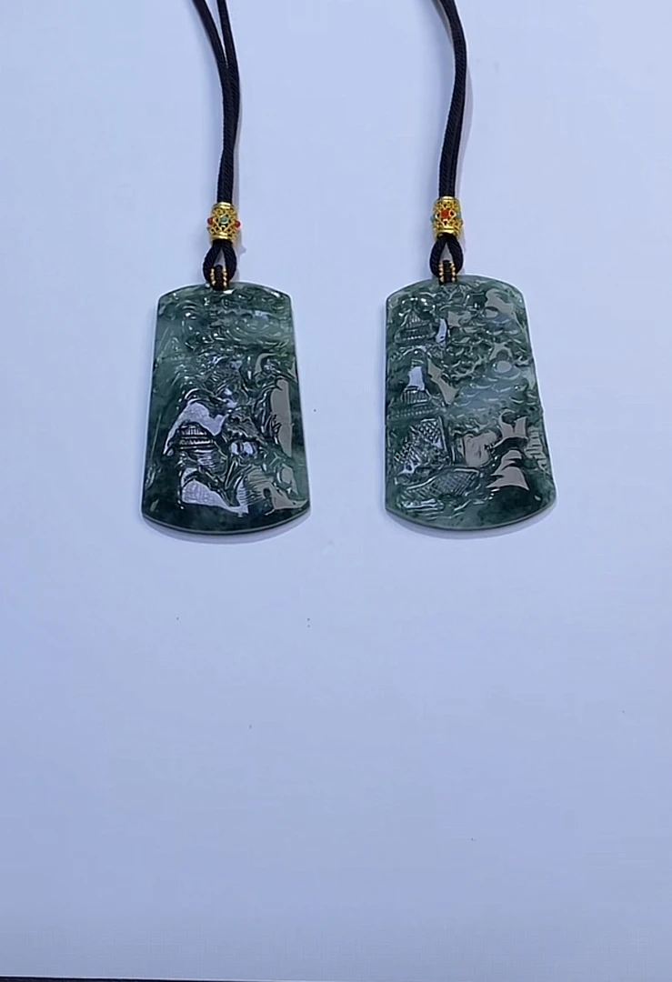 306384/缅甸翡翠A货 双面俏色巧雕绿山水牌 多样性一件发