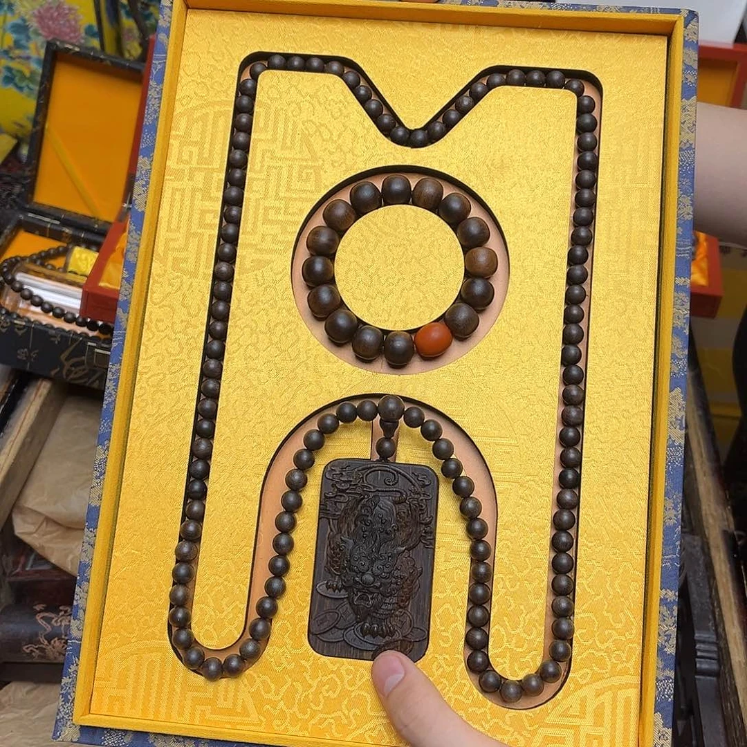 大叶紫檀（黑酸枝木类）