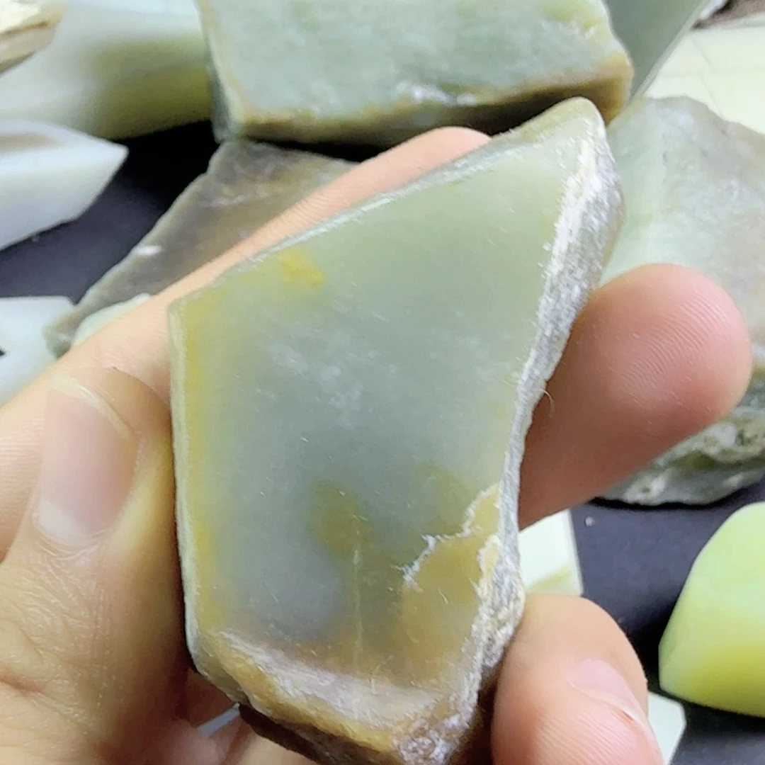 和田玉（糖玉）未镶嵌挂件