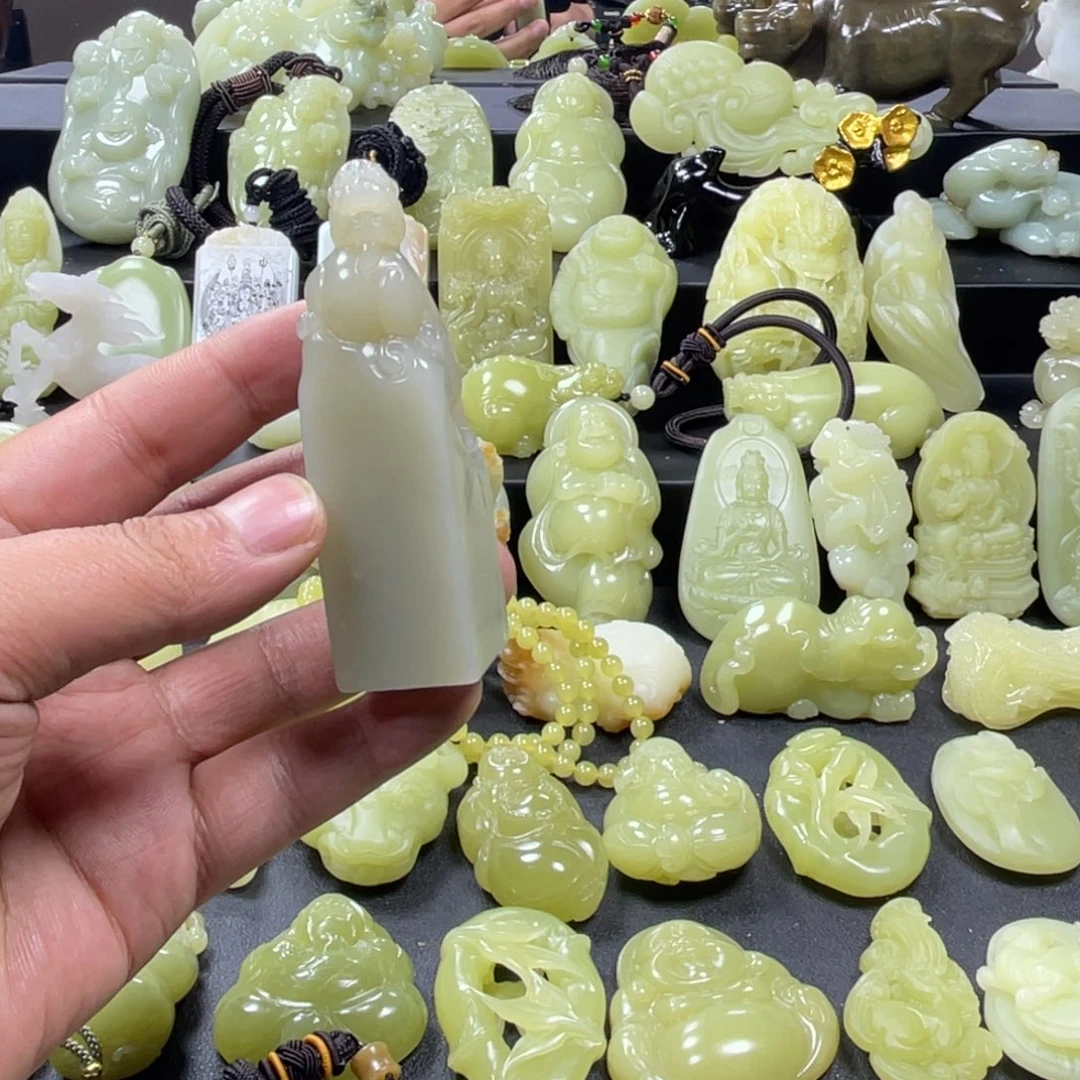 和田玉未镶嵌颈饰