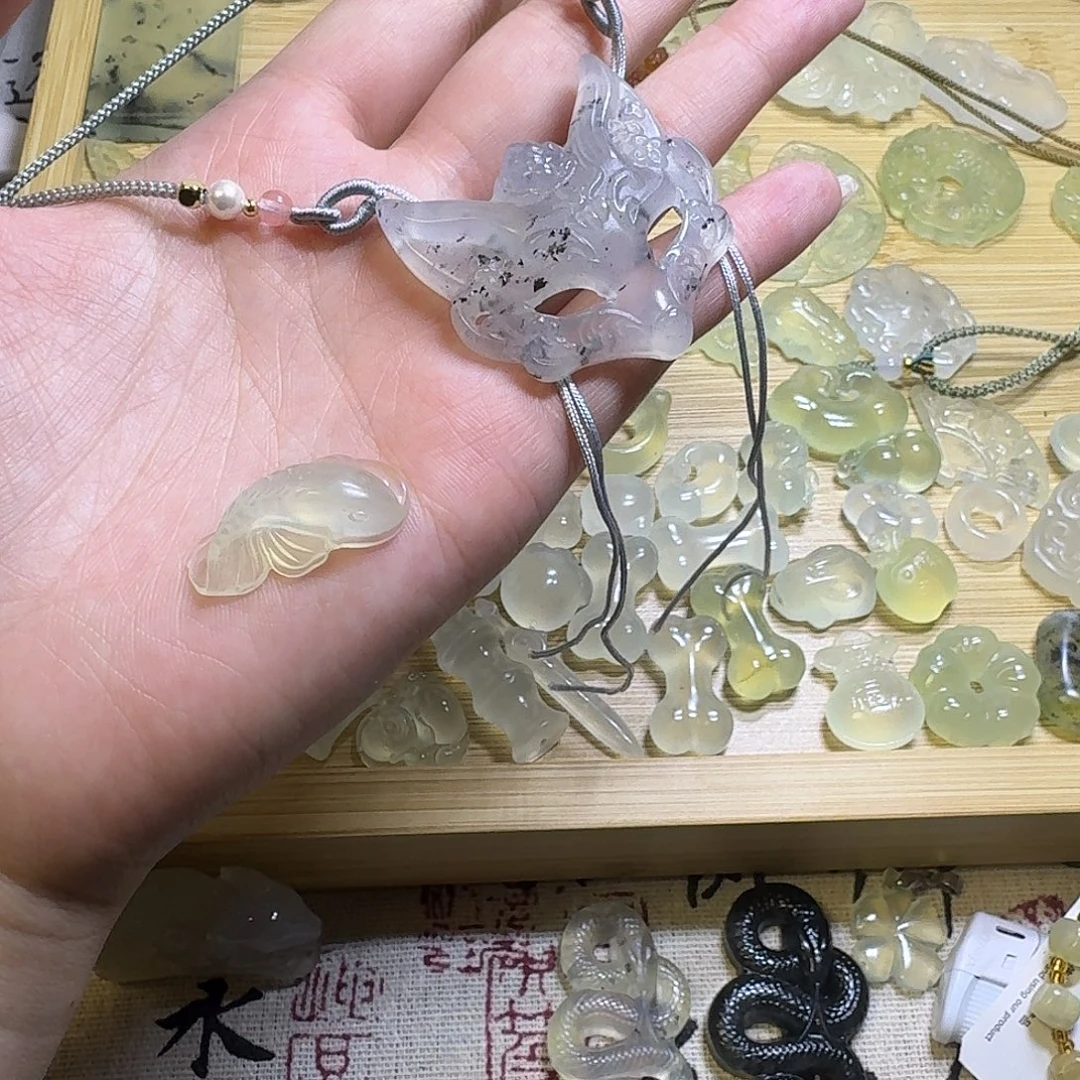 不***❀合金蛇纹石玉颈饰