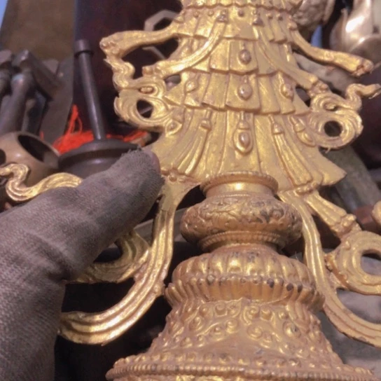 强***闪电购铜摆件工艺品