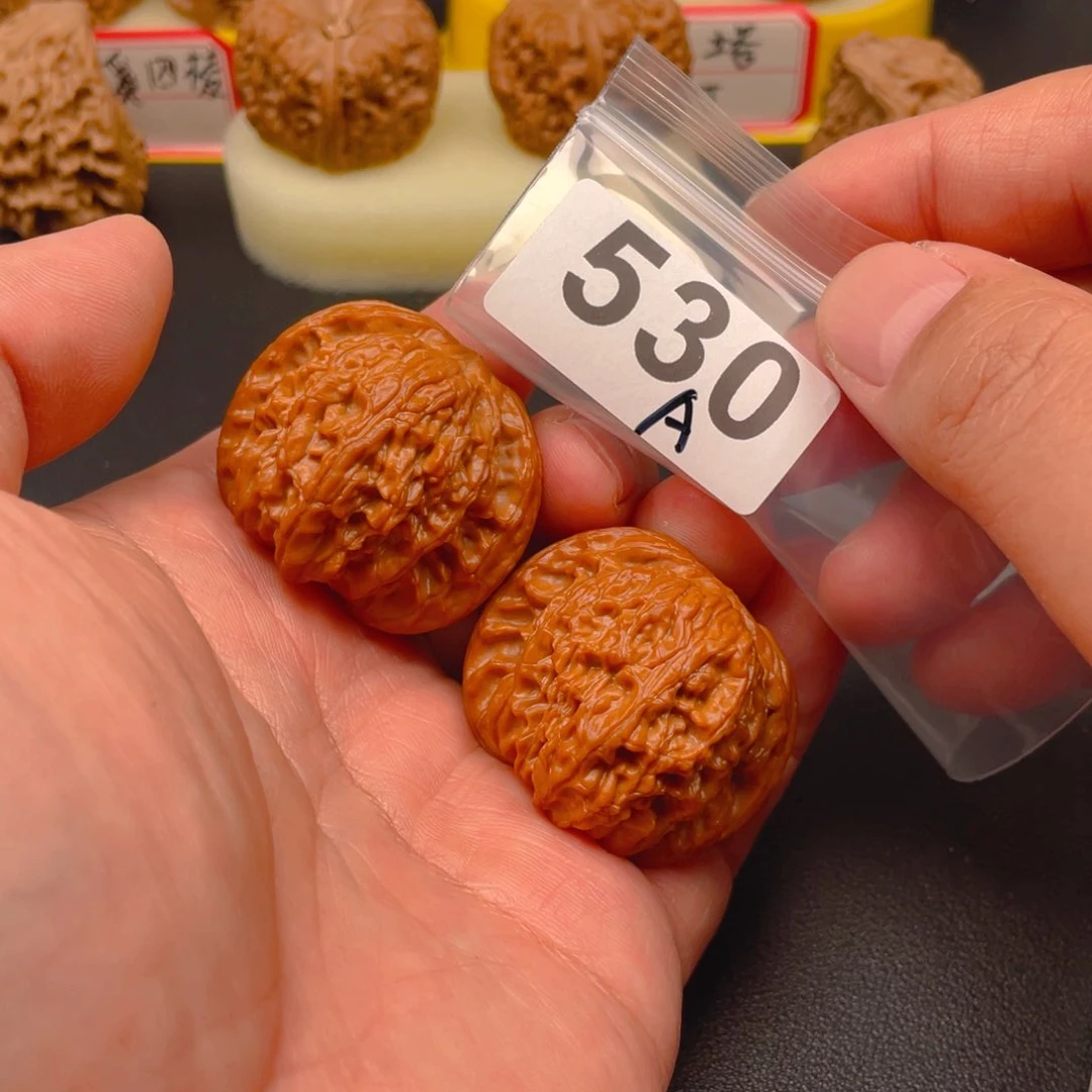 吊坠文玩核桃正磨40