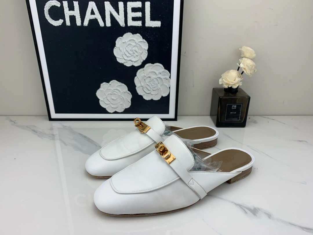 95新 Hermes/爱马仕 kelly扣拖鞋 38码/jm01196
