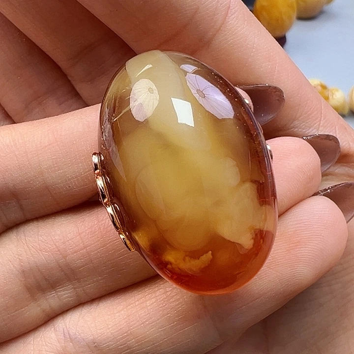 蜜蜡未镶嵌珠宝奇石