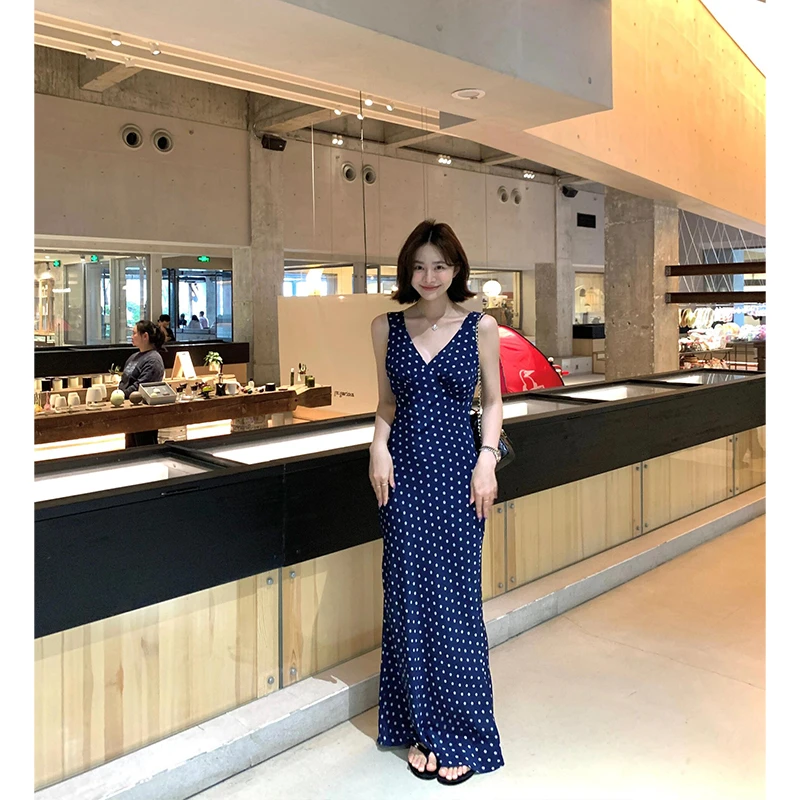 INS CEC蓝色高级感印花v领吊带连衣裙女夏季气质收腰氛围感长裙子