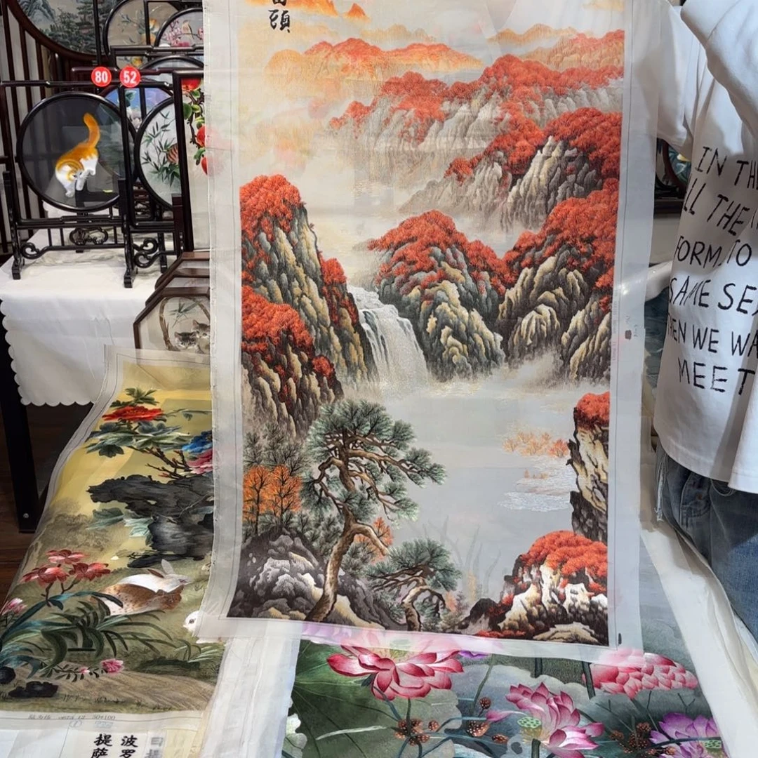 织绣纯手工制作工艺精湛精巧