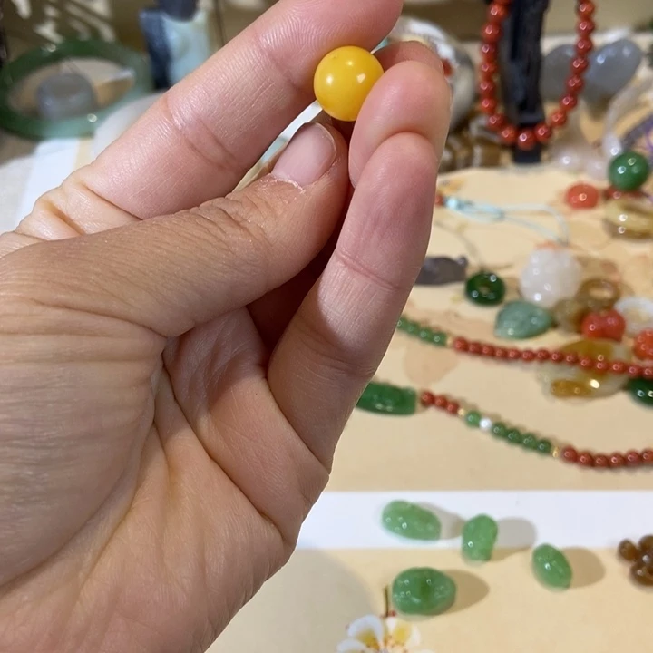 琥珀未镶嵌颈饰这个