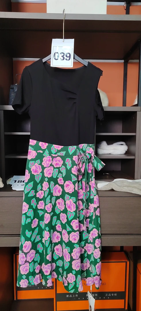 039夏季通勤黑色裙子时尚宽松高腰春季百褶百搭半身裙气质连衣裙