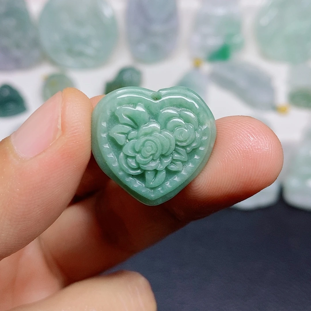 翡翠未镶嵌颈饰吊坠