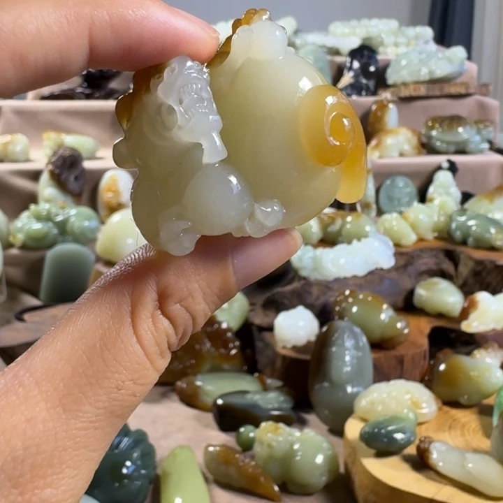 和田玉（糖玉）未镶嵌颈饰
